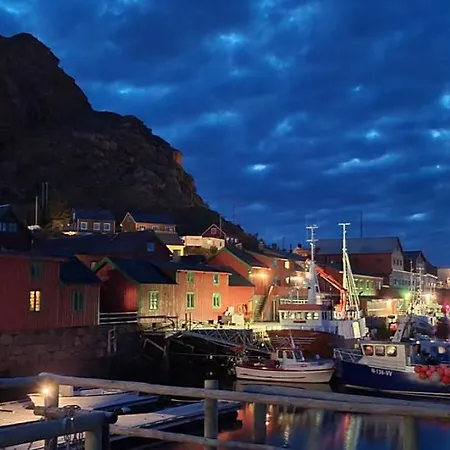 Angelas White House - Single Stamsund