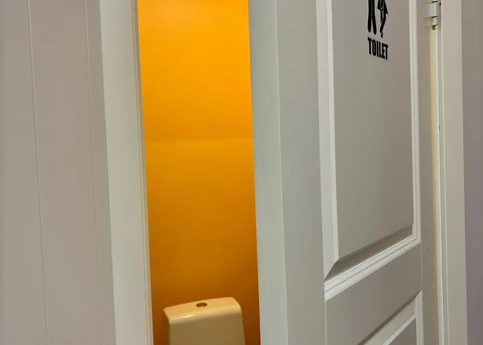 Angelas White House - Single * Stamsund