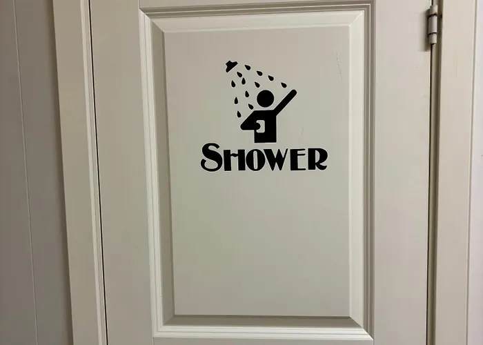 Angelas White House - Single *